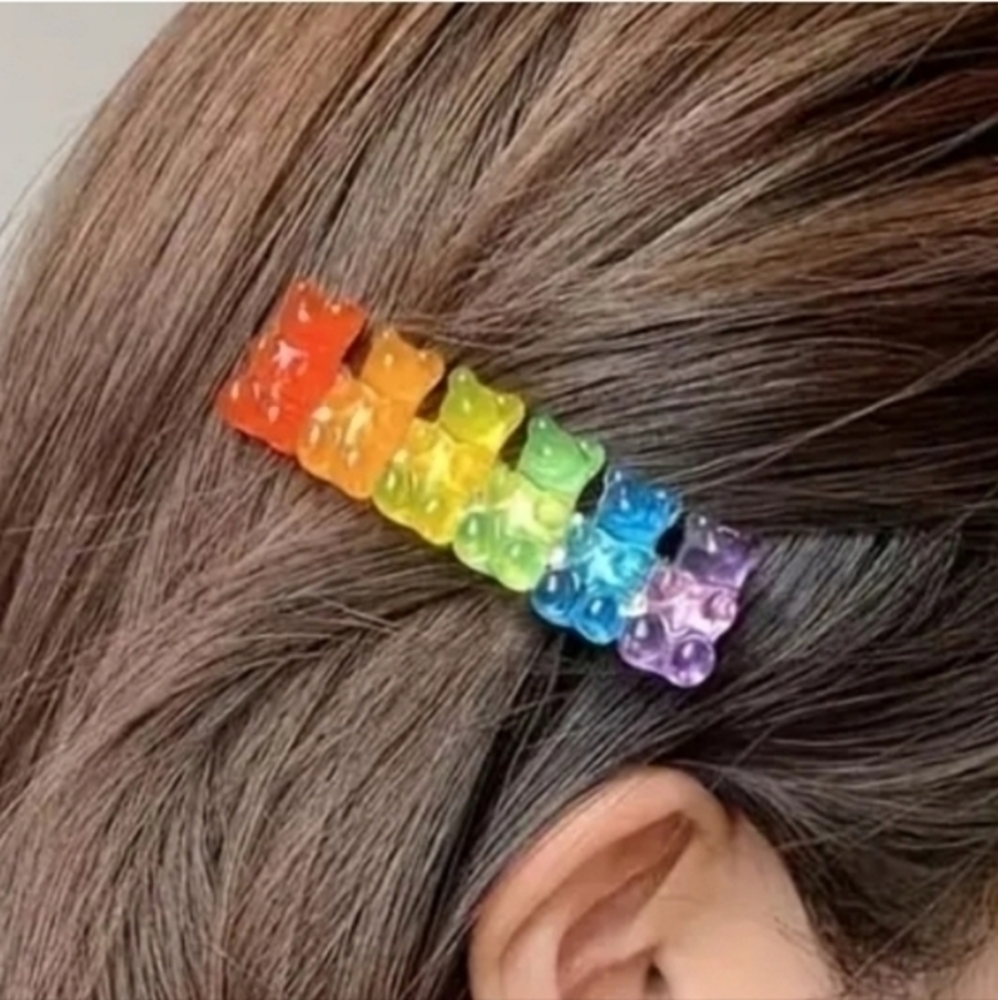 MODCLOTH GUMMY BEAR ALLIGATOR HAIR CLIP